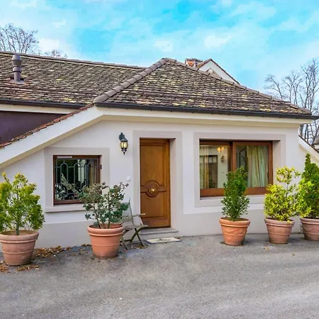 The Nest At The Sangata Mansion Montreux